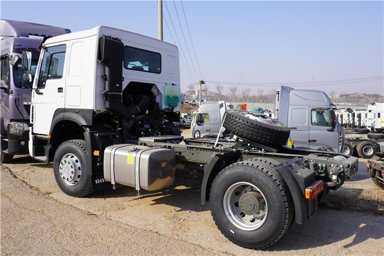 SINOTRUK Howo 430 Truck Head for Sale In Zambia - Tractor unit: picture 2 SINOTRUK Howo 430 Truck Head for Sale In Zambia - Tractor unit: picture 2