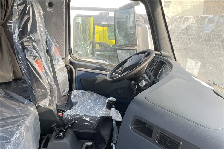 SINOTRUK Howo T7H Truck Head for Sale In Zimbabwe - Tractor unit: picture 3 SINOTRUK Howo T7H Truck Head for Sale In Zimbabwe - Tractor unit: picture 3