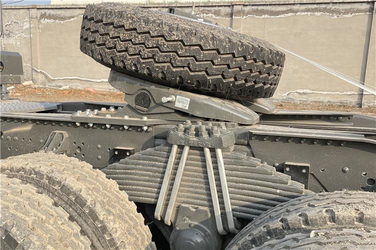 SINOTRUK Howo T7H Truck Head for Sale In Zimbabwe - Tractor unit: picture 5 SINOTRUK Howo T7H Truck Head for Sale In Zimbabwe - Tractor unit: picture 5