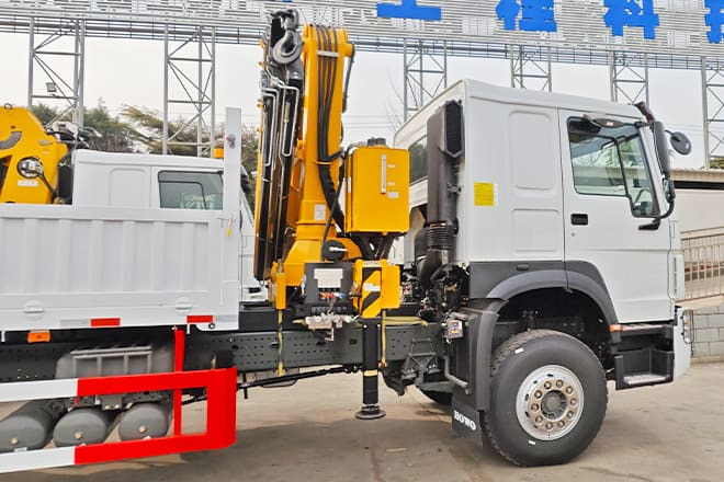 XCMG Folding Boom Truck Crane for Sale in Mexico - Crane truck: picture 3 XCMG Folding Boom Truck Crane for Sale in Mexico - Crane truck: picture 3