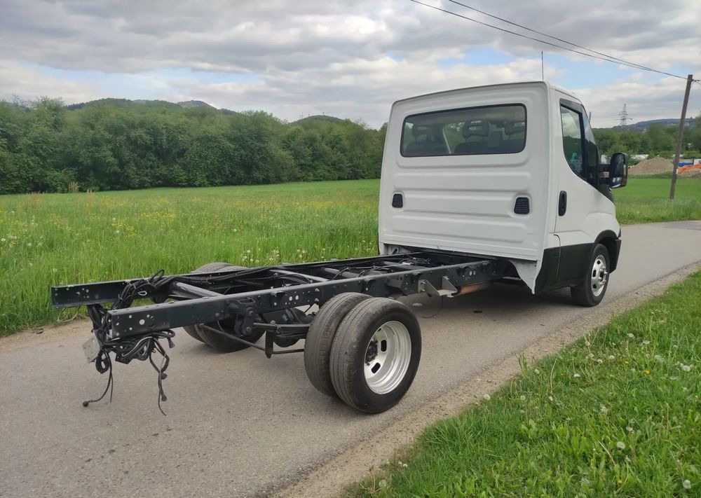 Iveco DAILY 35c14 2.3 hpi rama do zabudowy, - Cab chassis truck: picture 3 Iveco DAILY 35c14 2.3 hpi rama do zabudowy, - Cab chassis truck: picture 3