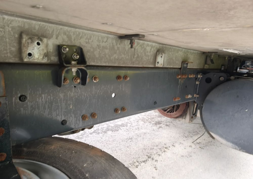 Refrigerator truck Renault GAMA D 18.320 chłodnia izoterma 18 palet sypialka: picture 7 Refrigerator truck Renault GAMA D 18.320 chłodnia izoterma 18 palet sypialka: picture 7