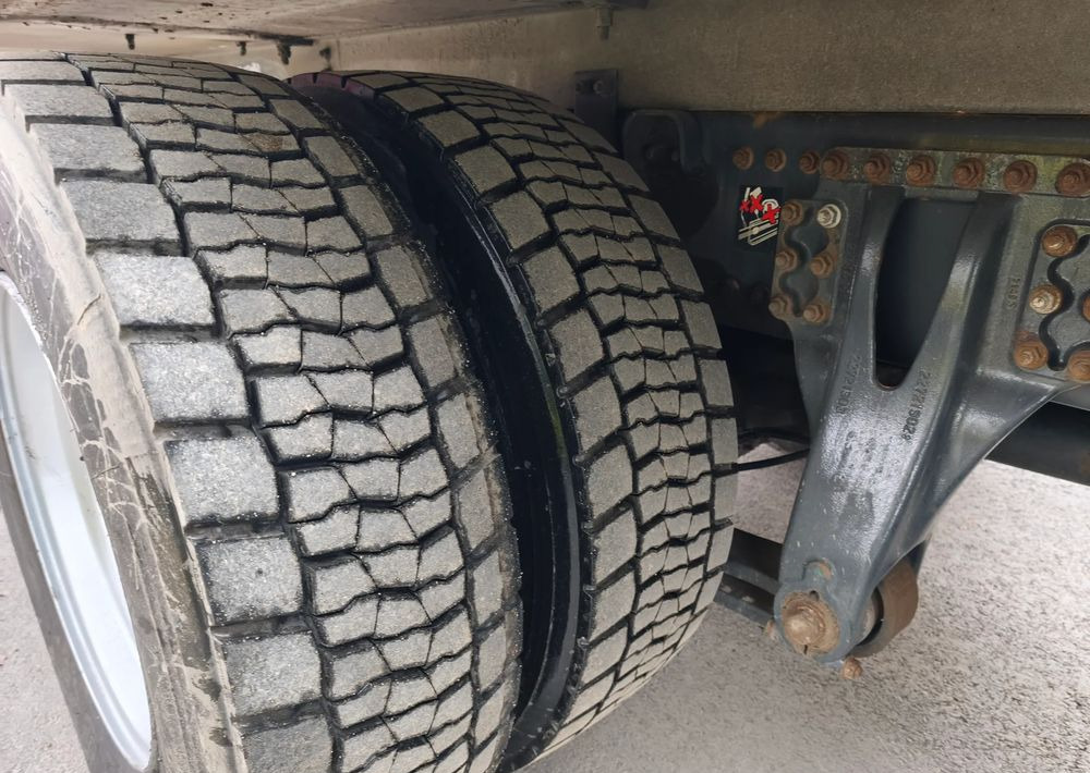 Refrigerator truck Renault GAMA D 18.320 chłodnia izoterma 18 palet sypialka: picture 6 Refrigerator truck Renault GAMA D 18.320 chłodnia izoterma 18 palet sypialka: picture 6