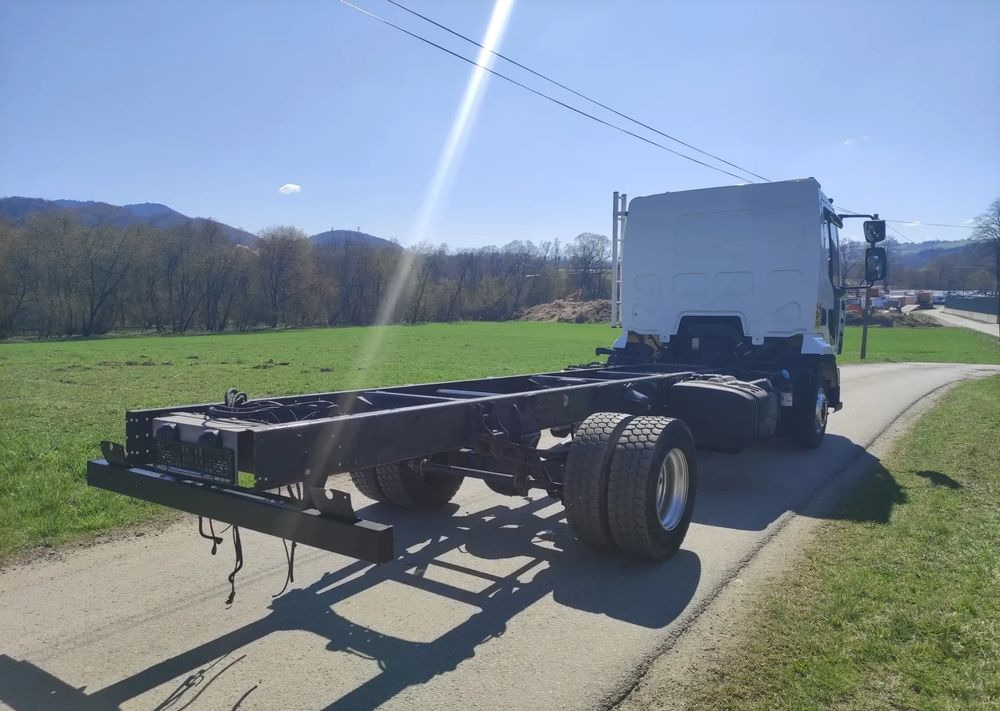 Renault Gama Midlum DXI 12.180 rama do zabudowy - Cab chassis truck: picture 3 Renault Gama Midlum DXI 12.180 rama do zabudowy - Cab chassis truck: picture 3