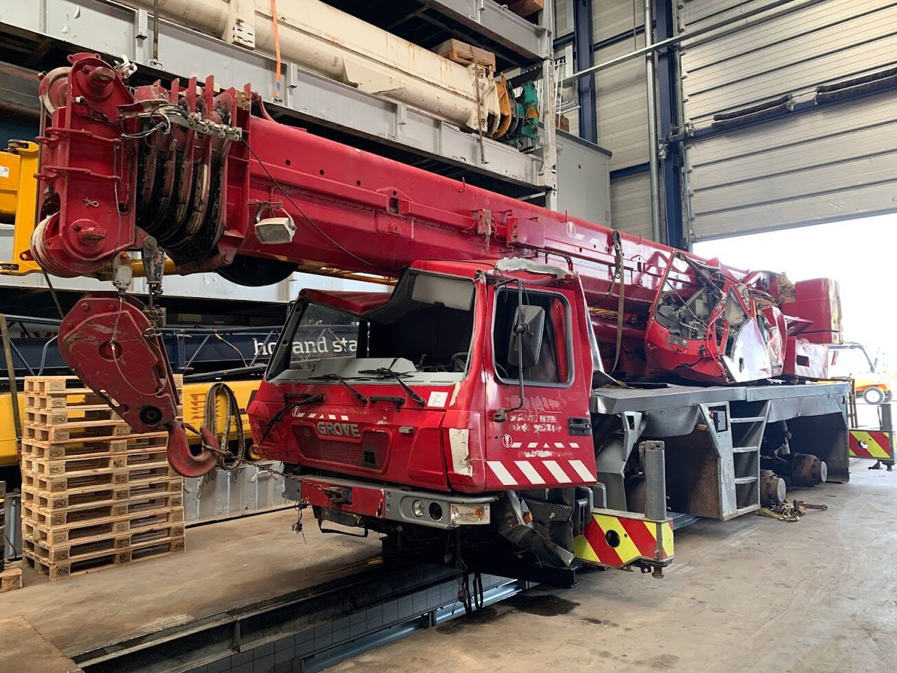 Mobile crane Grove GMK 3055: picture 1