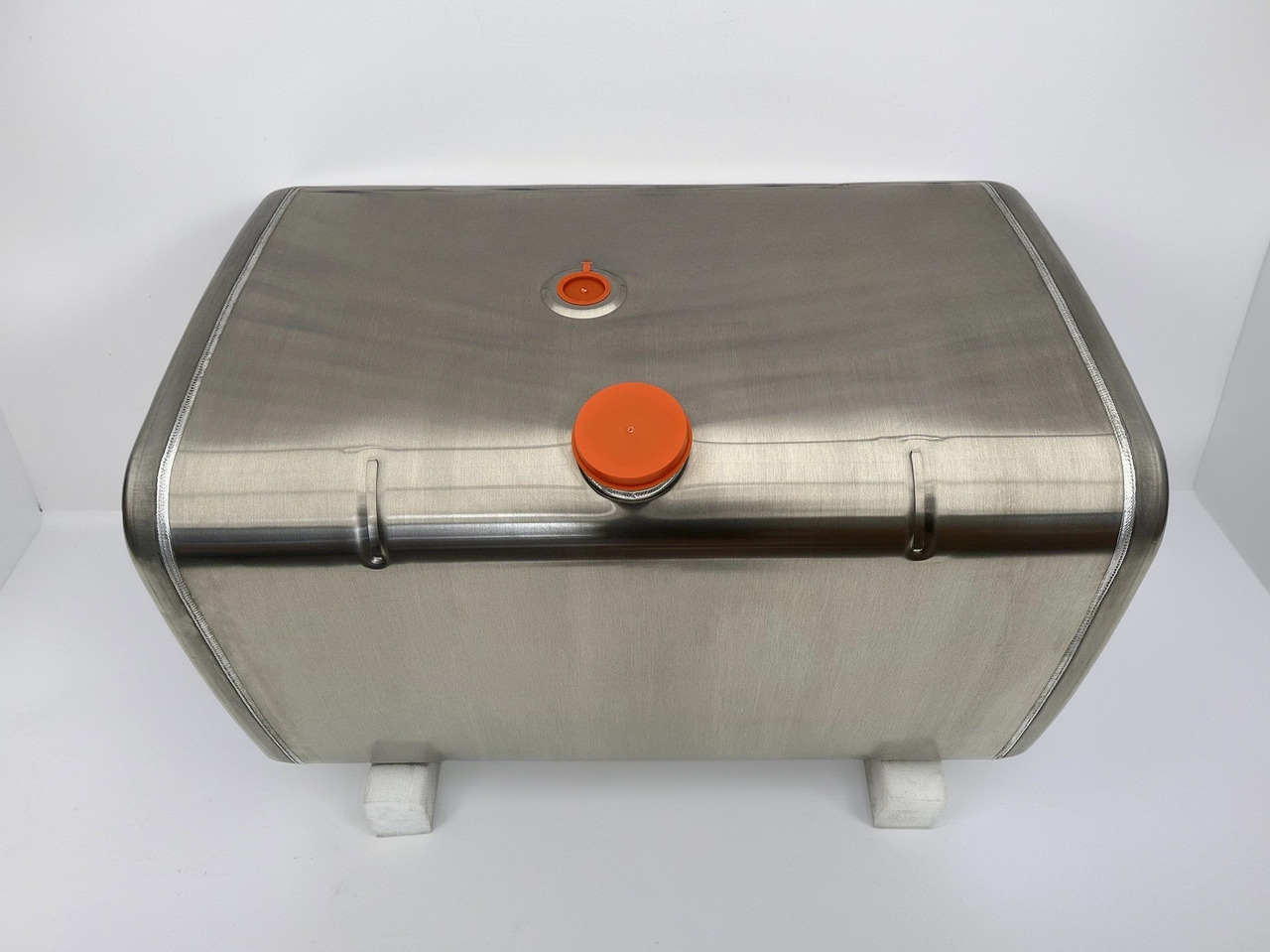 IVECO - Fuel tank: picture 1 IVECO - Fuel tank: picture 1