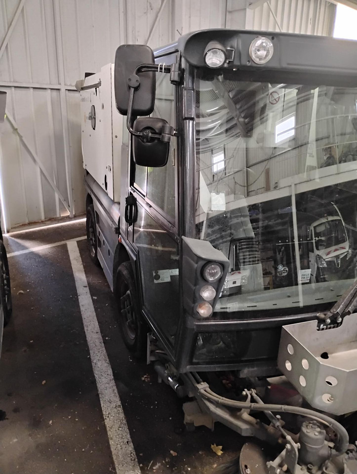 BALAYEUSE SWINGO 4 CATEGORIE VASP / DISPONIBLE A COMPTER DU - Road sweeper: picture 2 BALAYEUSE SWINGO 4 CATEGORIE VASP / DISPONIBLE A COMPTER DU - Road sweeper: picture 2
