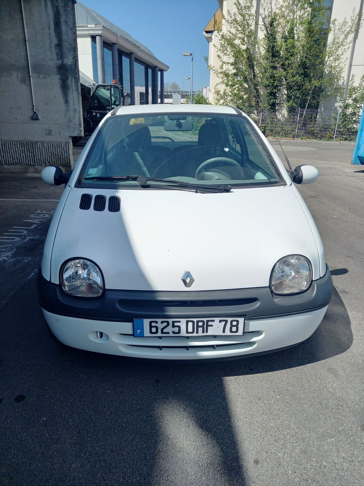RENAULT TWINGO - Berline essence - 3 portes - 4places - Vitr - Car: picture 1 RENAULT TWINGO - Berline essence - 3 portes - 4places - Vitr - Car: picture 1