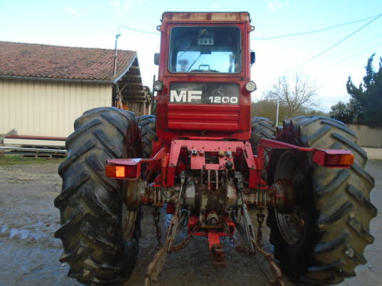 Massey Ferguson 1200 - Farm tractor: picture 5 Massey Ferguson 1200 - Farm tractor: picture 5