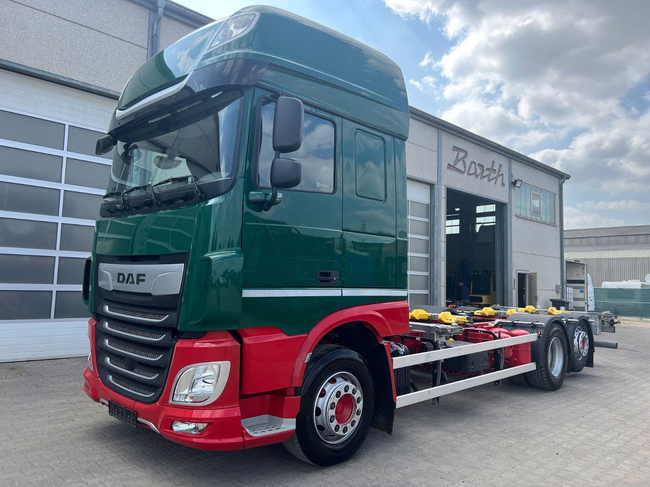 DAF XF 480 FAN SSC BDF C715/745 + Intarder + 2x Tank - Container transporter/ Swap body truck: picture 1 DAF XF 480 FAN SSC BDF C715/745 + Intarder + 2x Tank - Container transporter/ Swap body truck: picture 1