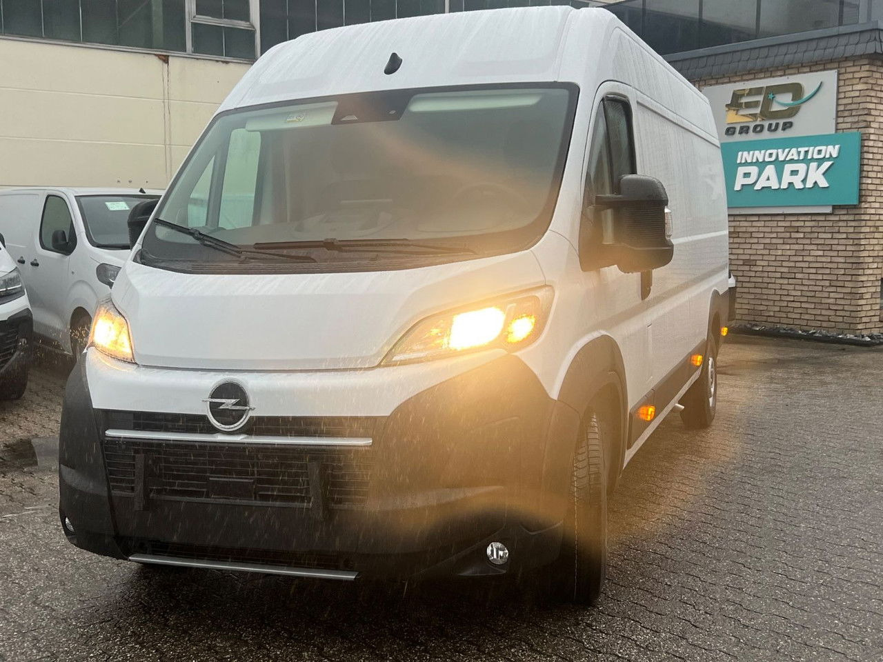 Opel Kasten 3,5 L4 H2 PS 180 Automatik+AHK Kasten 3,5 L4 H2 PS 180 Automatik+AHK - Panel van: picture 3 Opel Kasten 3,5 L4 H2 PS 180 Automatik+AHK Kasten 3,5 L4 H2 PS 180 Automatik+AHK - Panel van: picture 3