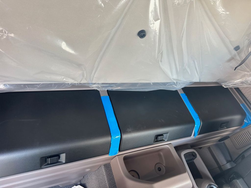 Curtainsider truck DAF LF 290 8Gang Webasto AHK Bär-LBW: picture 13 Curtainsider truck DAF LF 290 8Gang Webasto AHK Bär-LBW: picture 13