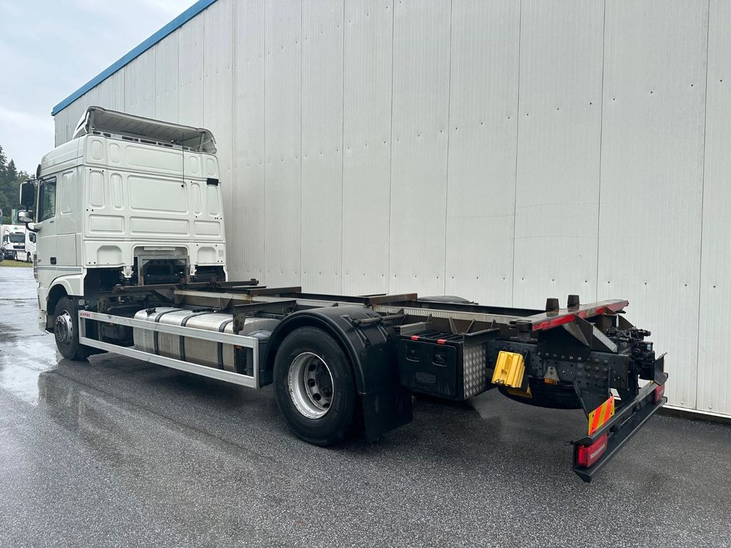 DAF XF 460 SpaceCab Retarder TÜV neu DAF XF 460 SpaceCab Retarder - Container transporter/ Swap body truck: picture 4 DAF XF 460 SpaceCab Retarder TÜV neu DAF XF 460 SpaceCab Retarder - Container transporter/ Swap body truck: picture 4
