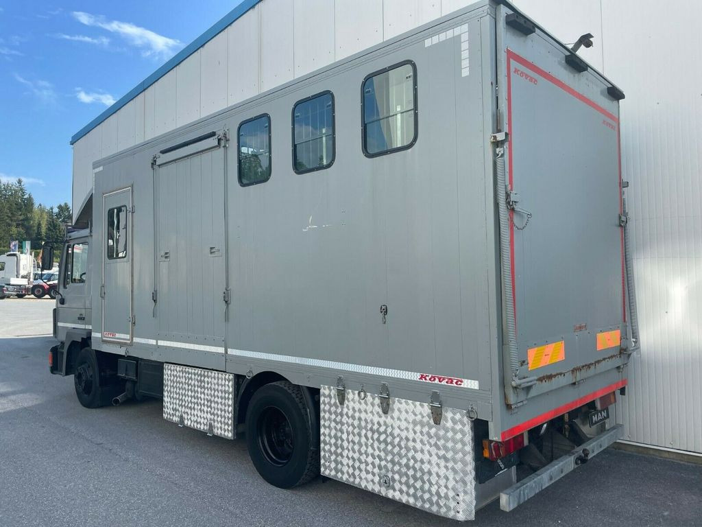 MAN 12.192 Pferdetransporter MAN 12.192 Pferdetransporter - Horse truck: picture 4 MAN 12.192 Pferdetransporter MAN 12.192 Pferdetransporter - Horse truck: picture 4