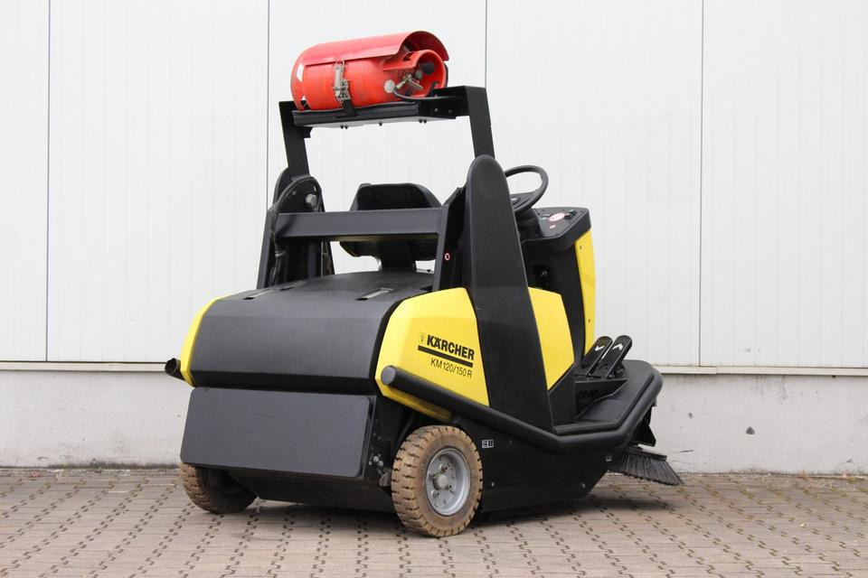 Kärcher KM120/150R LPG Aufsitz- Kehrsaugmaschine Kehrmaschine Gas - Industrial sweeper: picture 3 Kärcher KM120/150R LPG Aufsitz- Kehrsaugmaschine Kehrmaschine Gas - Industrial sweeper: picture 3