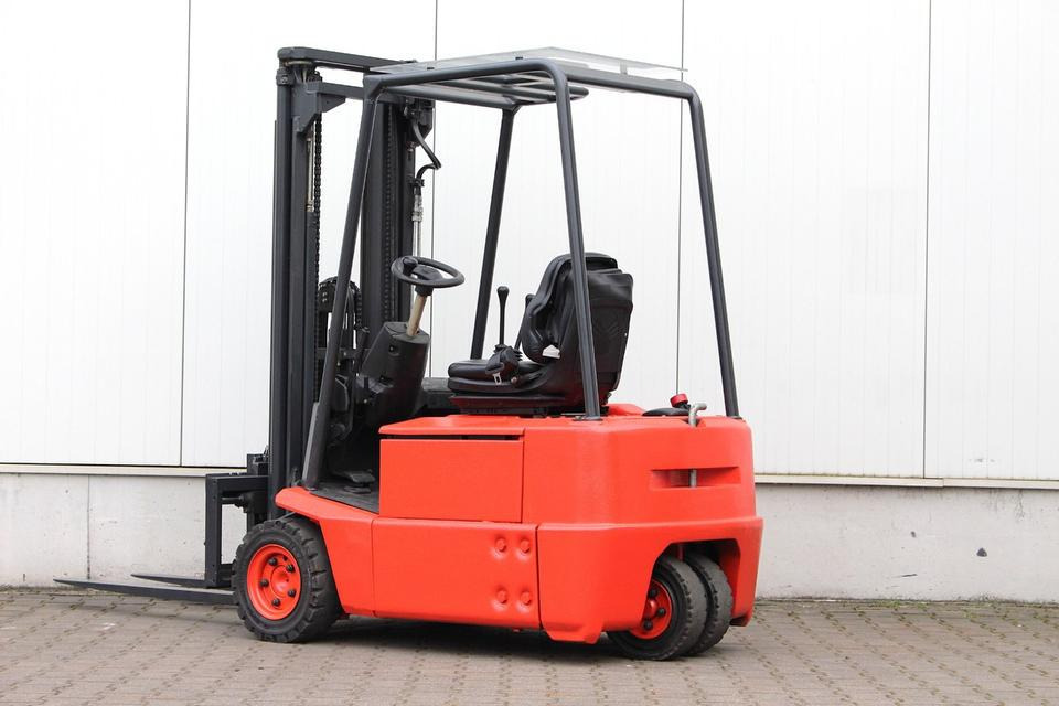 LINDE E15Z-02 Triplex 4,7m - Electric forklift: picture 3 LINDE E15Z-02 Triplex 4,7m - Electric forklift: picture 3
