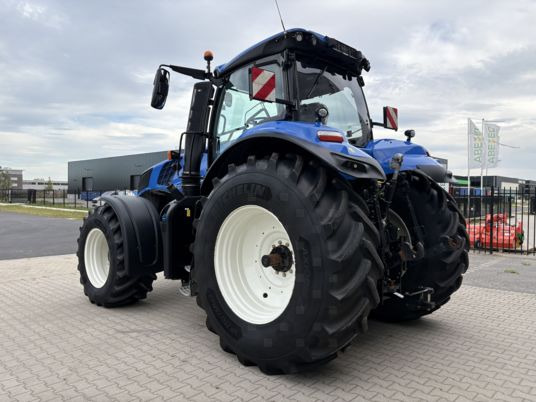 NEW HOLLAND New Holland T8.350 PLMi Genesis - Farm tractor: picture 5 NEW HOLLAND New Holland T8.350 PLMi Genesis - Farm tractor: picture 5