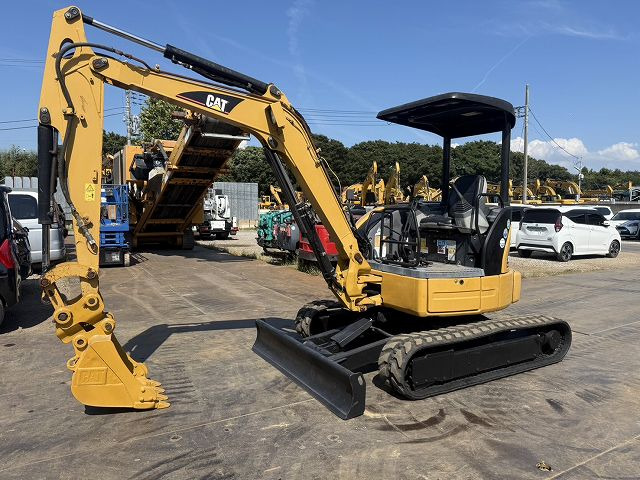 CAT 303.5CCR - Mini excavator: picture 1 CAT 303.5CCR - Mini excavator: picture 1