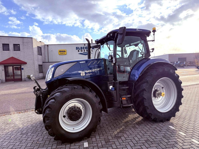 New Holland T7.270 AC Stage V Blue Power - Farm tractor: picture 2 New Holland T7.270 AC Stage V Blue Power - Farm tractor: picture 2