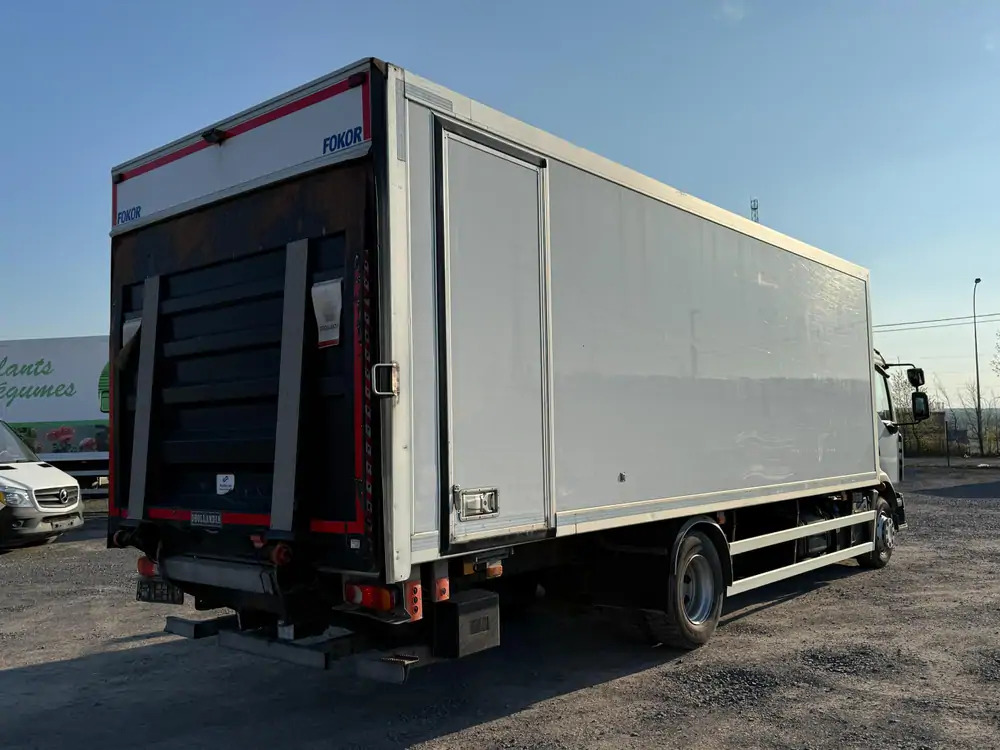 Renault D14 250 *D14 250 cv* - Box truck: picture 4 Renault D14 250 *D14 250 cv* - Box truck: picture 4