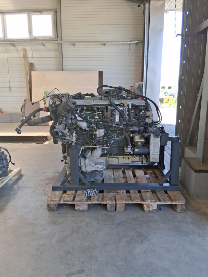 MAN TGS - Engine: picture 1 MAN TGS - Engine: picture 1