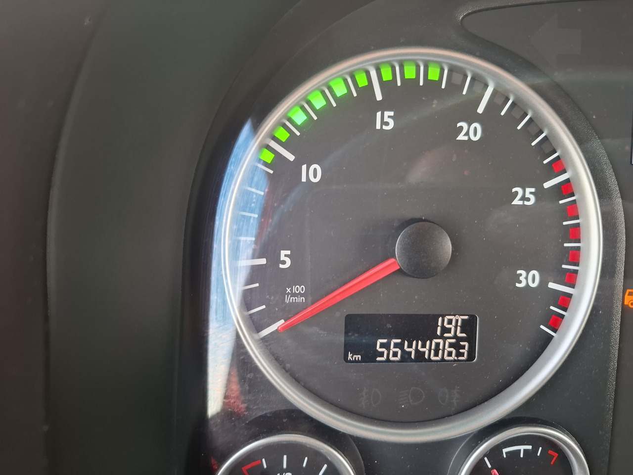 Curtainsider truck MAN TGX 26.440 E6: picture 22