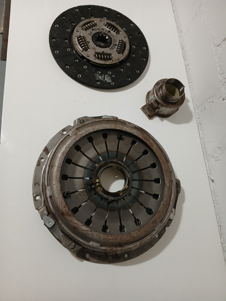 Clutchkit DT790503 for IVECO Eurocargo - Clutch and parts: picture 1 Clutchkit DT790503 for IVECO Eurocargo - Clutch and parts: picture 1