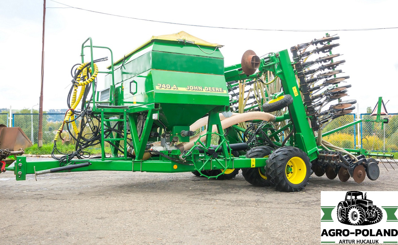 JOHN DEERE 740A - 2008 ROK - 6 M - Seed drill: picture 1 JOHN DEERE 740A - 2008 ROK - 6 M - Seed drill: picture 1