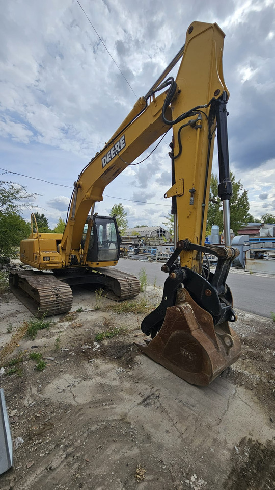 John Deere 200C LC - Crawler excavator: picture 2 John Deere 200C LC - Crawler excavator: picture 2
