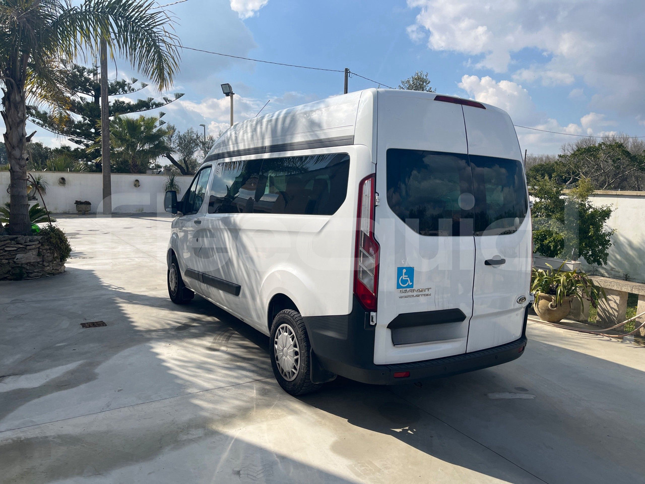 Coach Ford Transit: picture 7