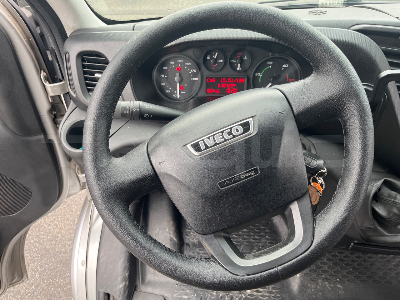 Minibus, Passenger van Iveco Daily: picture 19