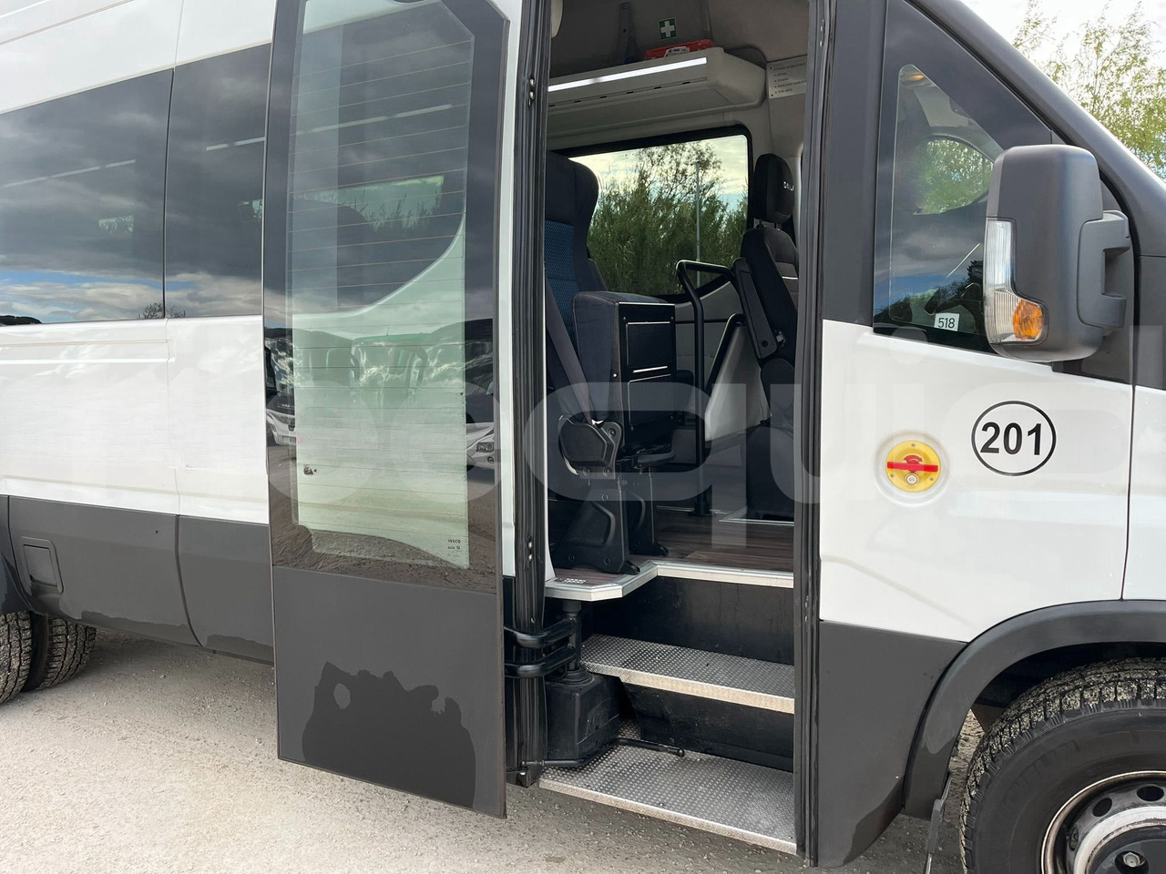 Iveco Daily - Suburban bus: picture 4 Iveco Daily - Suburban bus: picture 4