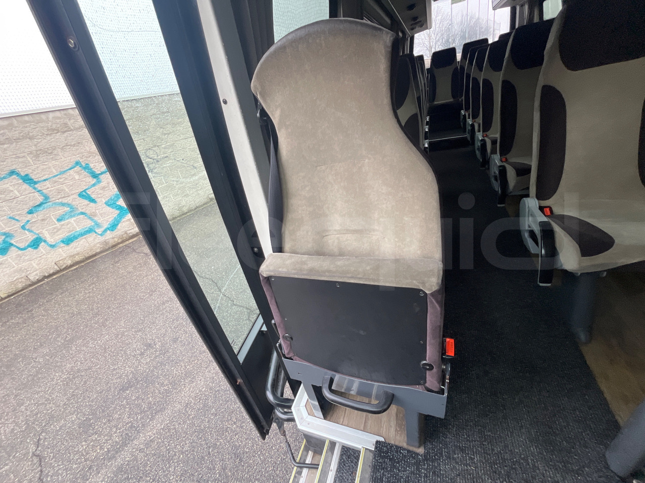 Minibus, Passenger van Iveco Daily: picture 17