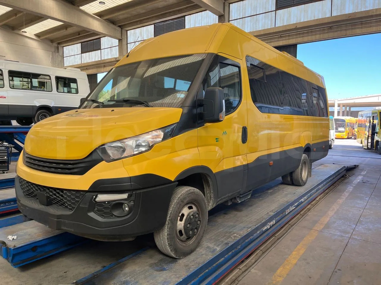 Iveco Daily - School bus: picture 4 Iveco Daily - School bus: picture 4