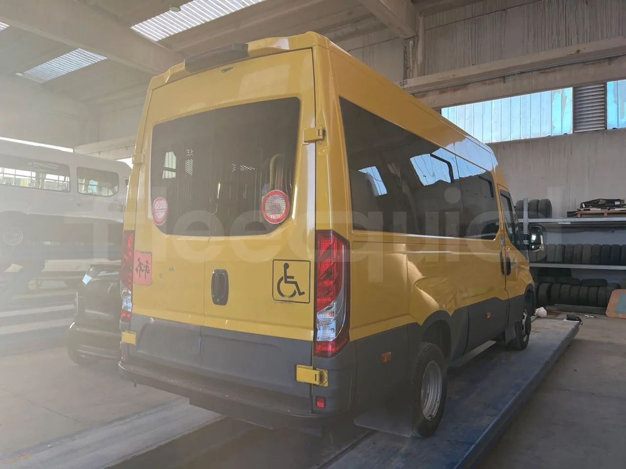 School bus Iveco Daily: picture 9 School bus Iveco Daily: picture 9