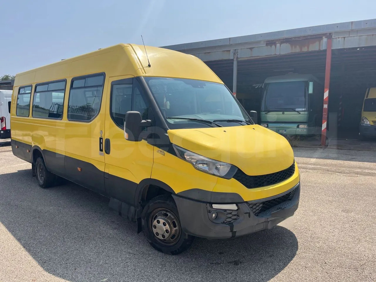 Iveco Daily - School bus: picture 1 Iveco Daily - School bus: picture 1