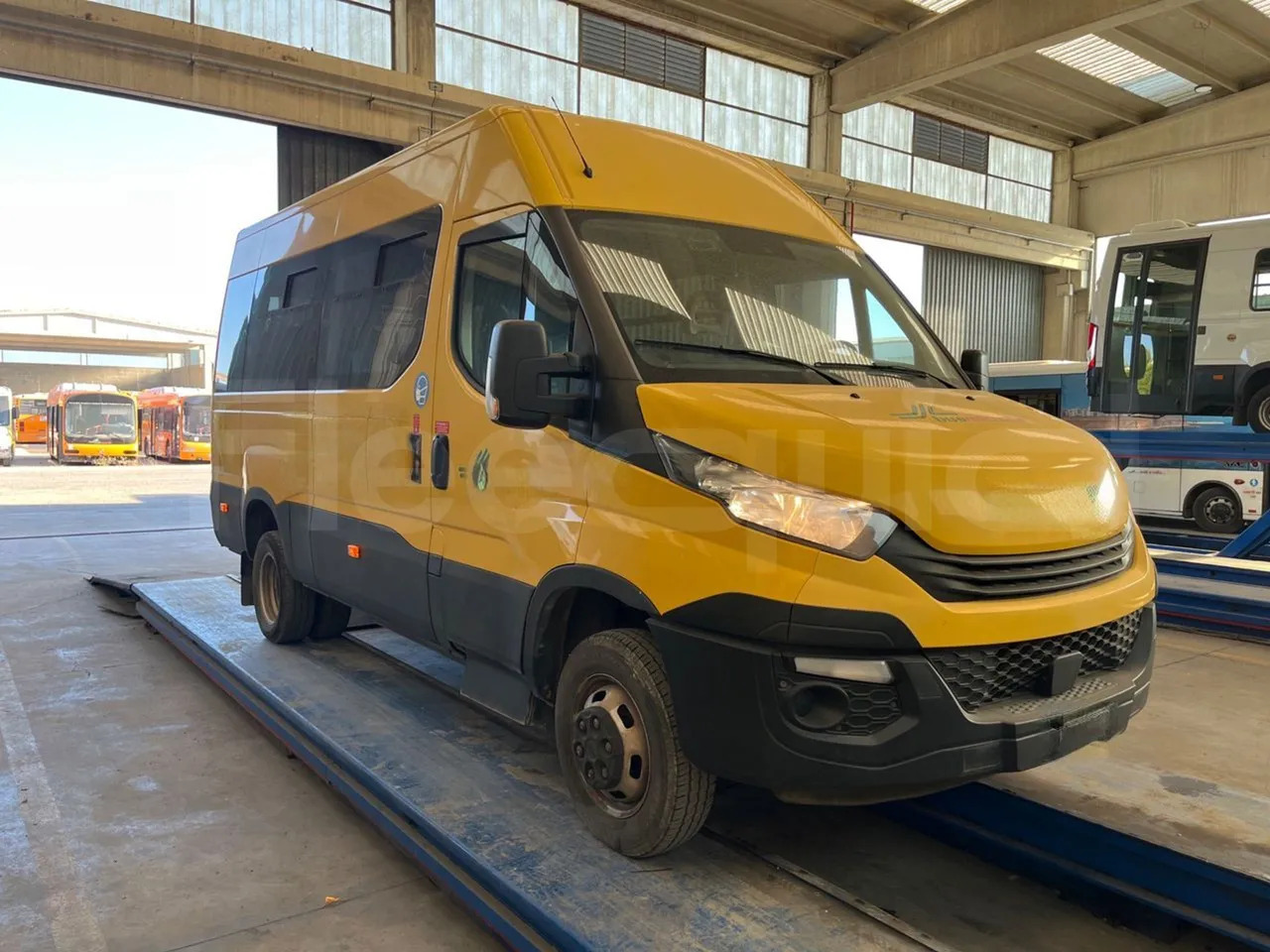Iveco Daily - School bus: picture 1 Iveco Daily - School bus: picture 1