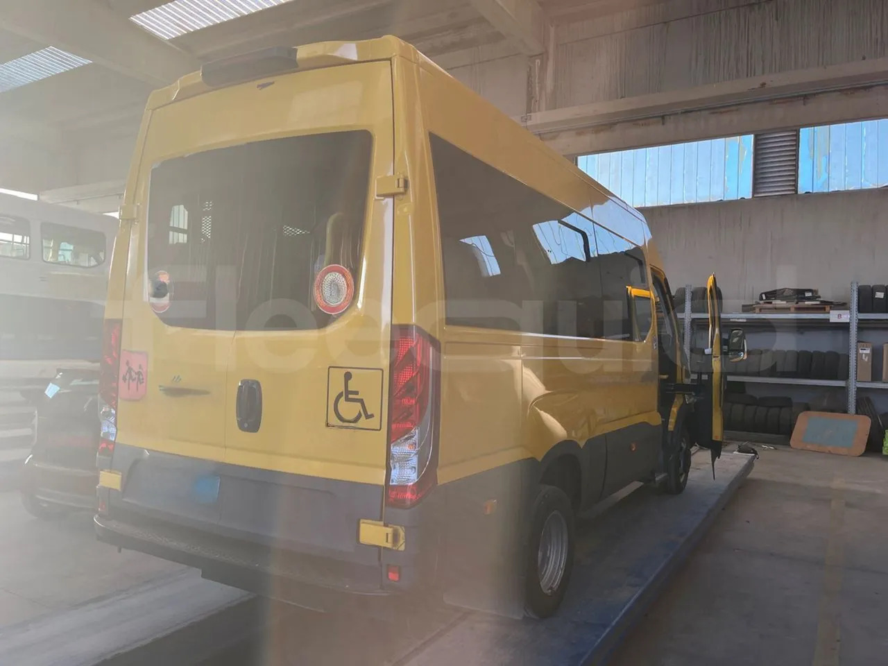 School bus Iveco Daily: picture 8 School bus Iveco Daily: picture 8
