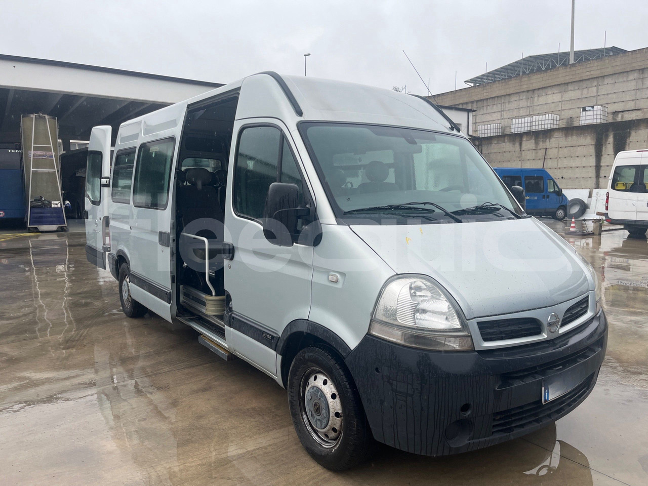 Nissan Interstar on lease Nissan Interstar: picture 9