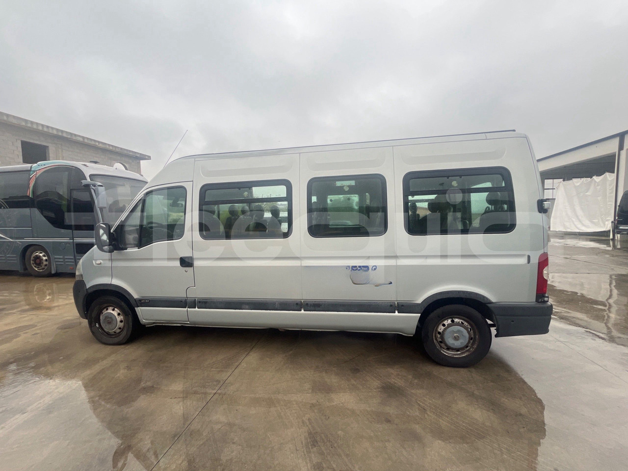 Nissan Interstar on lease Nissan Interstar: picture 10