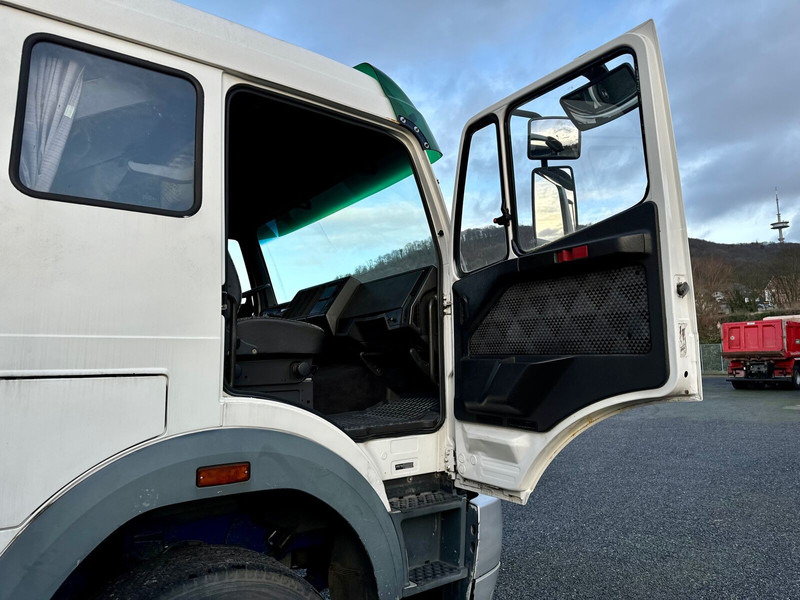 Dropside/ Flatbed truck Mercedes-Benz SK 2538 6x2 Pritsche: picture 11