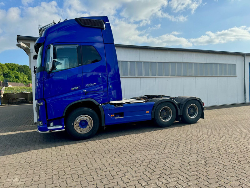 Volvo FH-16-750 SZM 6x4 Retarder TÜV 09.2026 on lease Volvo FH-16-750 SZM 6x4 Retarder TÜV 09.2026: picture 8 Volvo FH-16-750 SZM 6x4 Retarder TÜV 09.2026 on lease Volvo FH-16-750 SZM 6x4 Retarder TÜV 09.2026: picture 8