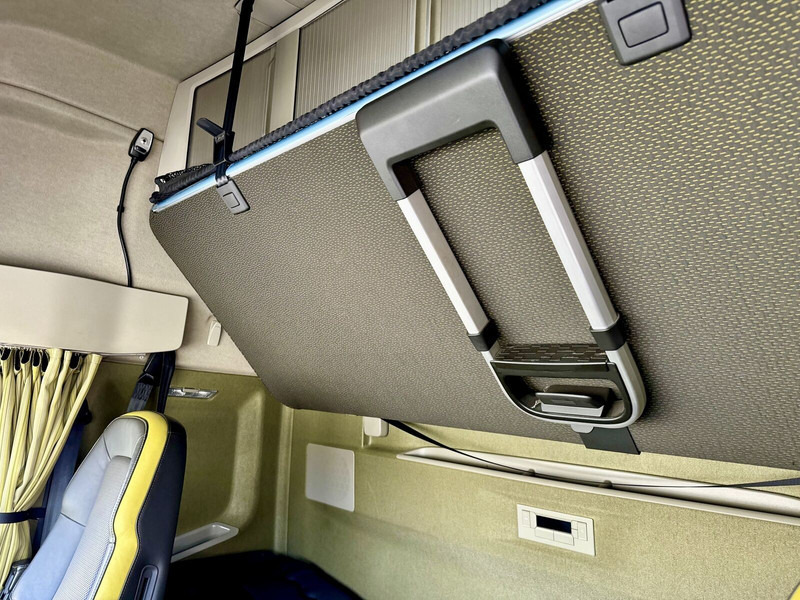 Volvo FH-16-750 SZM 6x4 Retarder TÜV 09.2026 on lease Volvo FH-16-750 SZM 6x4 Retarder TÜV 09.2026: picture 12 Volvo FH-16-750 SZM 6x4 Retarder TÜV 09.2026 on lease Volvo FH-16-750 SZM 6x4 Retarder TÜV 09.2026: picture 12