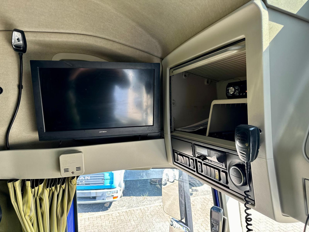 Volvo FH-16-750 SZM 6x4 Retarder TÜV 09.2026 on lease Volvo FH-16-750 SZM 6x4 Retarder TÜV 09.2026: picture 22 Volvo FH-16-750 SZM 6x4 Retarder TÜV 09.2026 on lease Volvo FH-16-750 SZM 6x4 Retarder TÜV 09.2026: picture 22