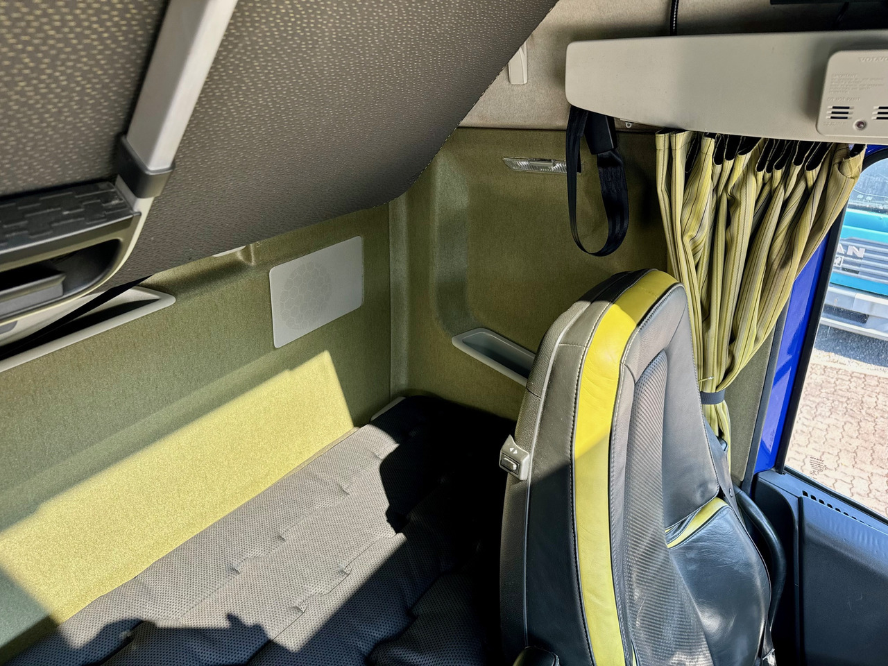 Volvo FH-16-750 SZM 6x4 Retarder TÜV 09.2026 on lease Volvo FH-16-750 SZM 6x4 Retarder TÜV 09.2026: picture 26 Volvo FH-16-750 SZM 6x4 Retarder TÜV 09.2026 on lease Volvo FH-16-750 SZM 6x4 Retarder TÜV 09.2026: picture 26