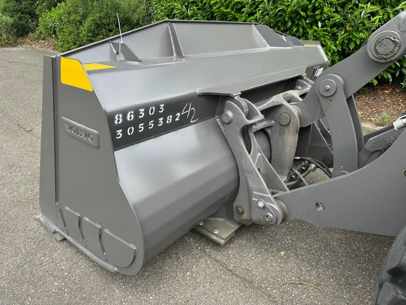 Wheel loader Volvo L 90 H: picture 12