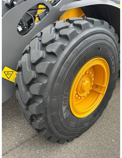 Wheel loader Volvo L 90 H: picture 13