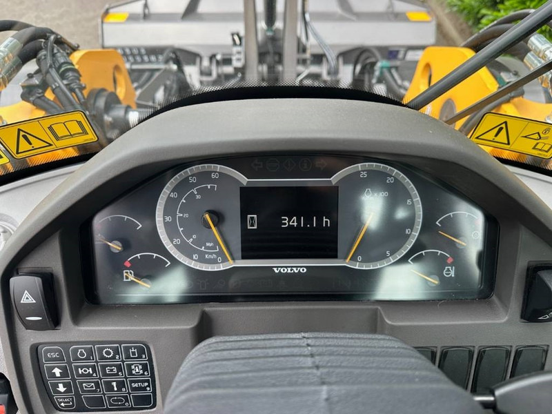 Wheel loader Volvo L 90 H: picture 18