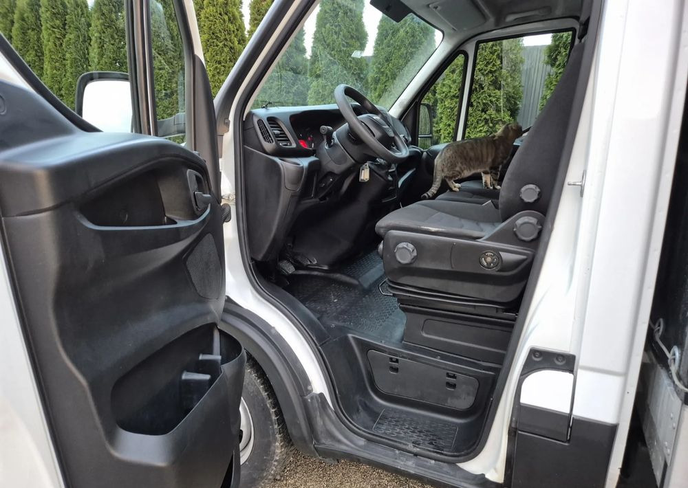 Iveco 35C14 - Flatbed van: picture 5 Iveco 35C14 - Flatbed van: picture 5