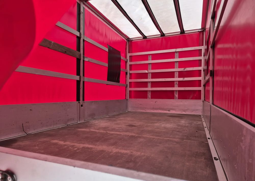 Renault MASTER 2.3 - Curtain side van: picture 4 Renault MASTER 2.3 - Curtain side van: picture 4